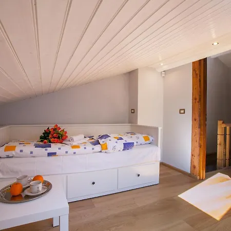 Il Piazzo Sleeps 8